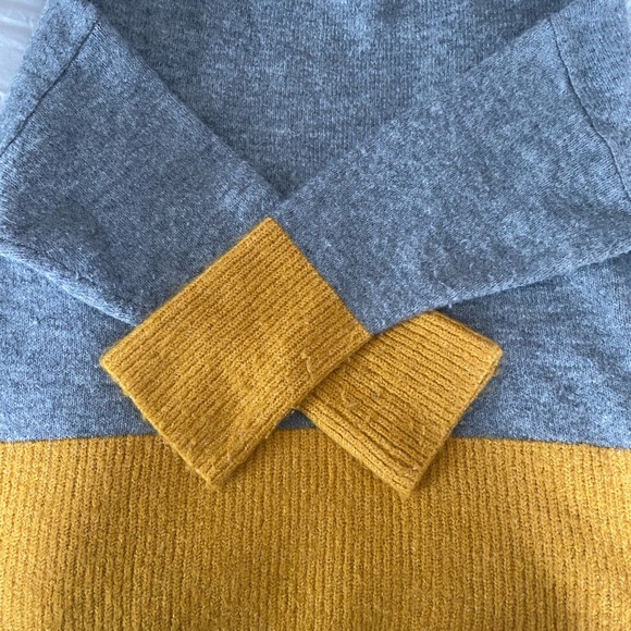 𝅺Goldray Sara Pullover Sweater - Picture 2 of 6